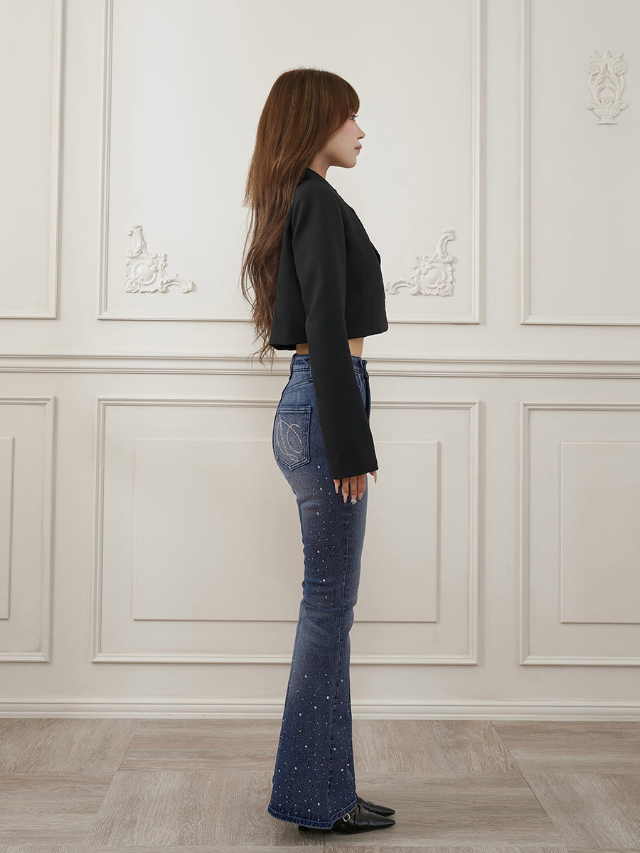 モデル：158cm（着用サイズ：XS　着用カラー：BLU）