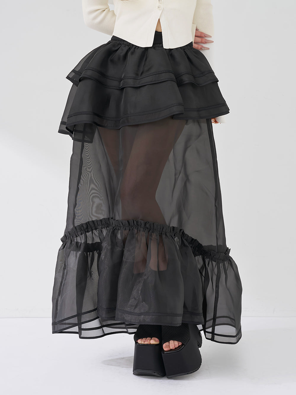 モデル：158cm（着用サイズ：S　着用カラー：BLK）