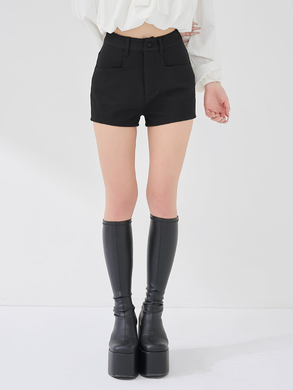 モデル：158cm（着用サイズ：S　着用カラー：BLK）