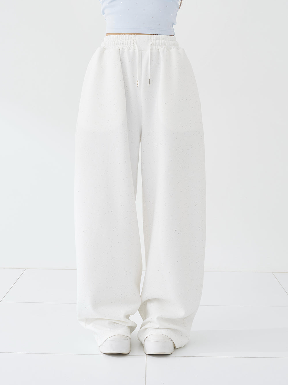 モデル：158cm（着用サイズ：FREE　着用カラー：WHT）