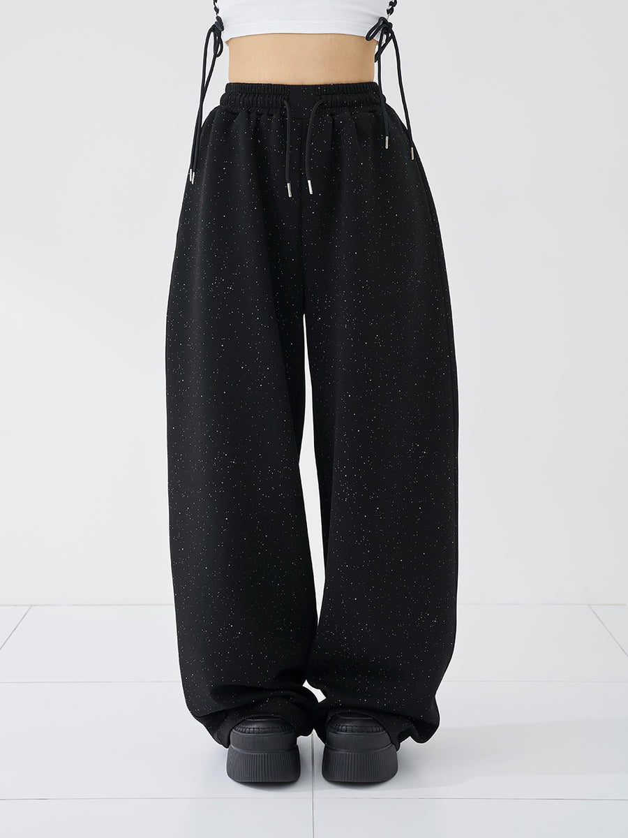 モデル：158cm（着用サイズ：FREE　着用カラー：BLK）