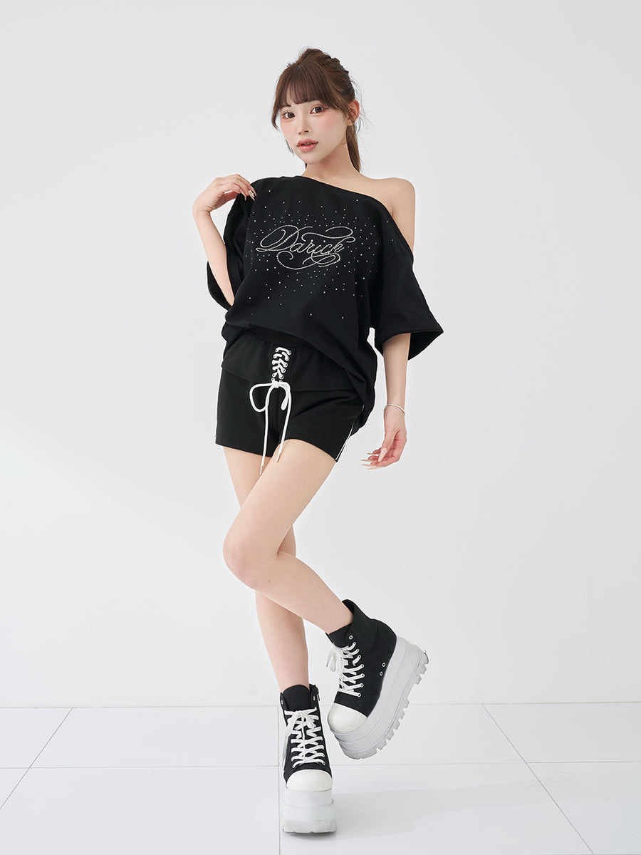 モデル：158cm（着用サイズ：FREE　着用カラー：BLK）