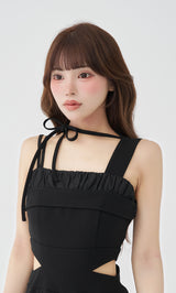 モデル：158cm（着用サイズ：FREE　着用カラー：BLK）