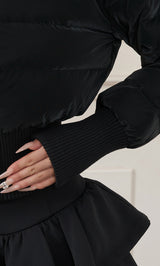 モデル：158cm（着用サイズ：S　着用カラー：BLK）