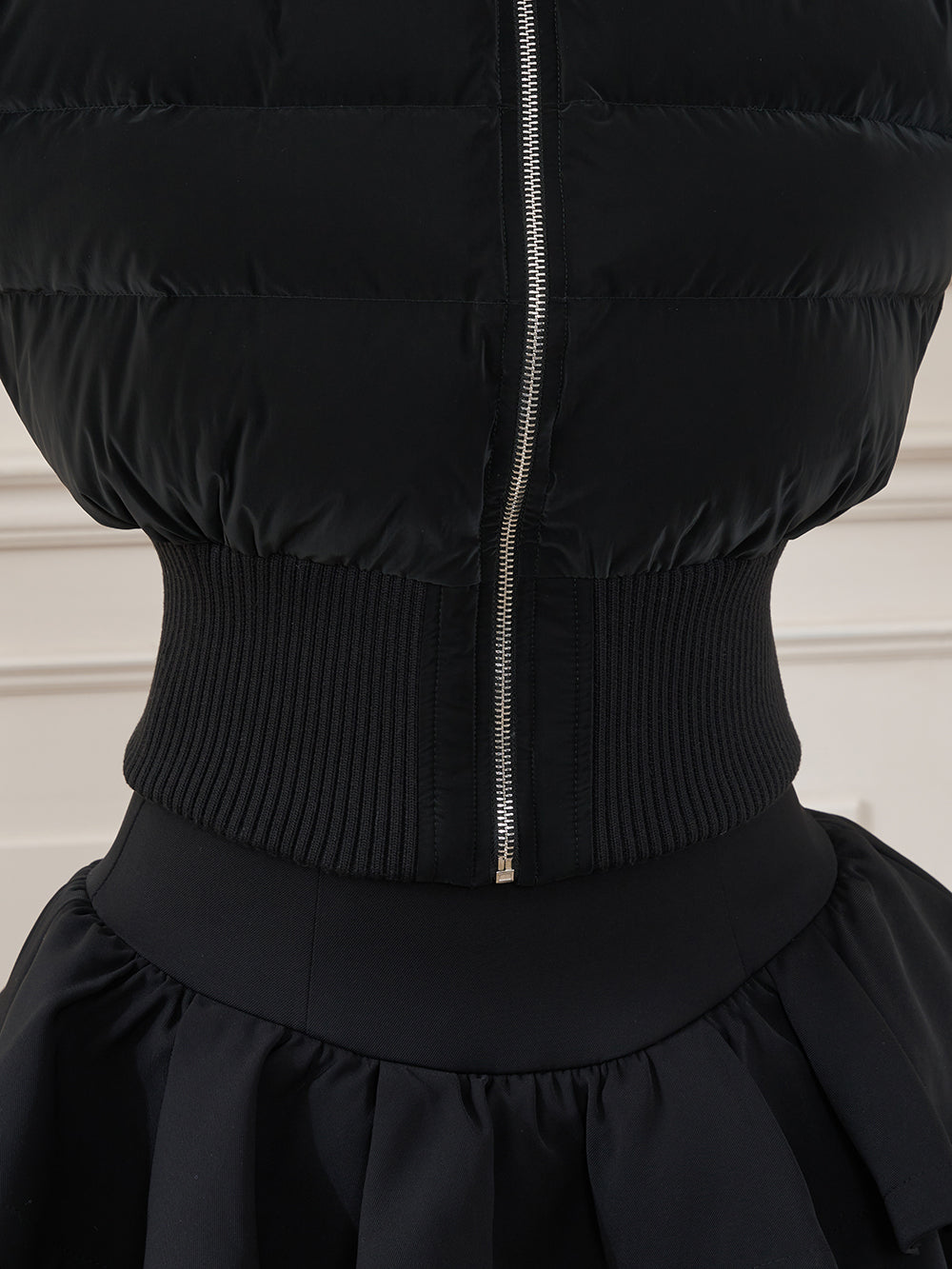 モデル：158cm（着用サイズ：S　着用カラー：BLK）