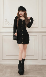 モデル：158cm（着用サイズ：FREE　着用カラー：BLK）