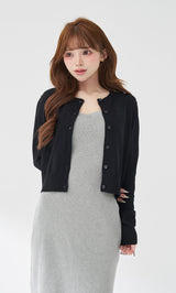 モデル：158cm（着用サイズ：FREE　着用カラー：BLK）