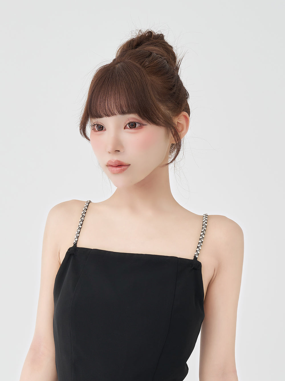 モデル：158cm（着用サイズ：FREE　着用カラー：BLK）