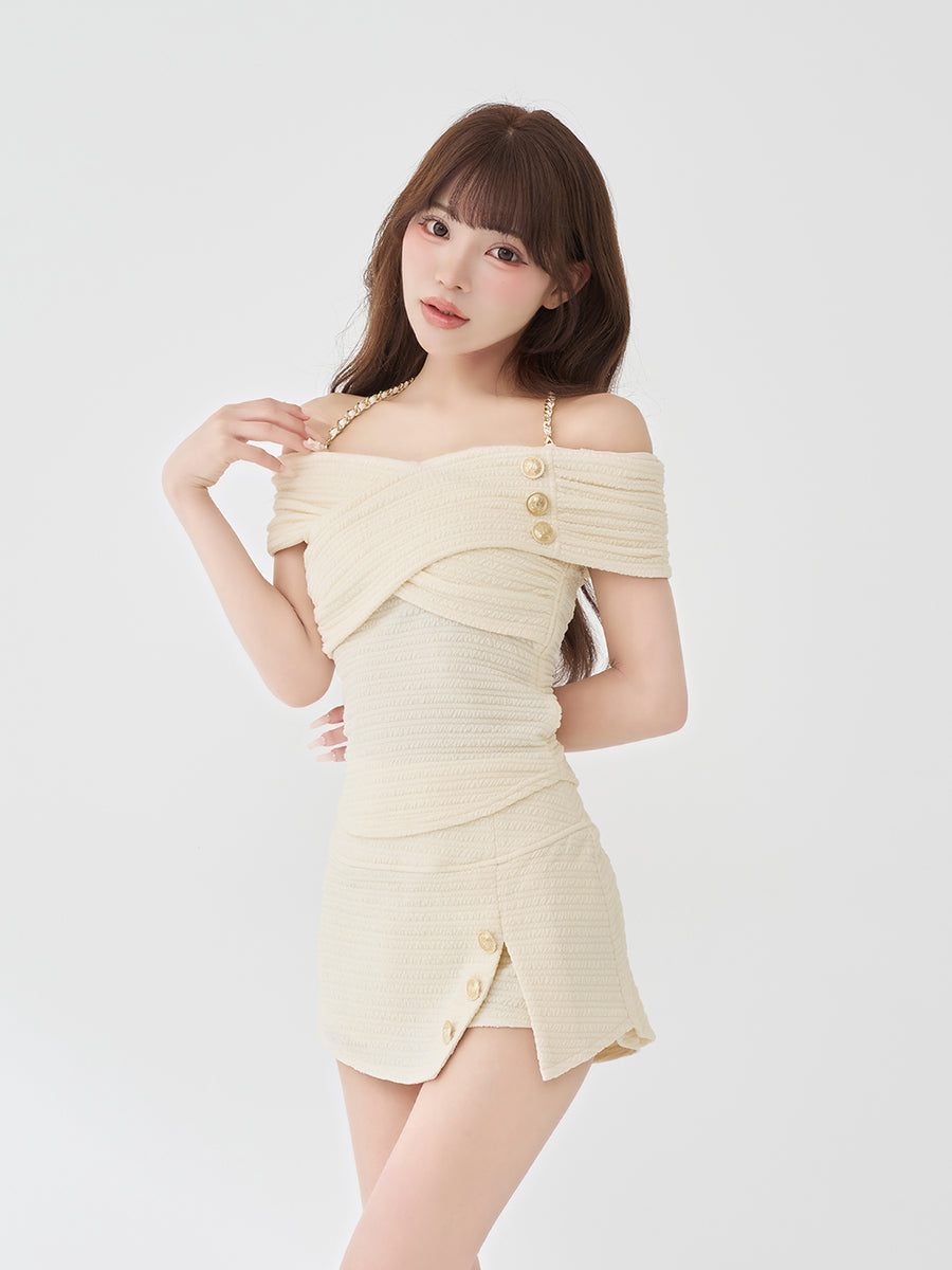 モデル：158cm（着用サイズ：FREE　着用カラー：IVO）