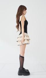 モデル：158cm（着用サイズ：FREE　着用カラー：BLK）