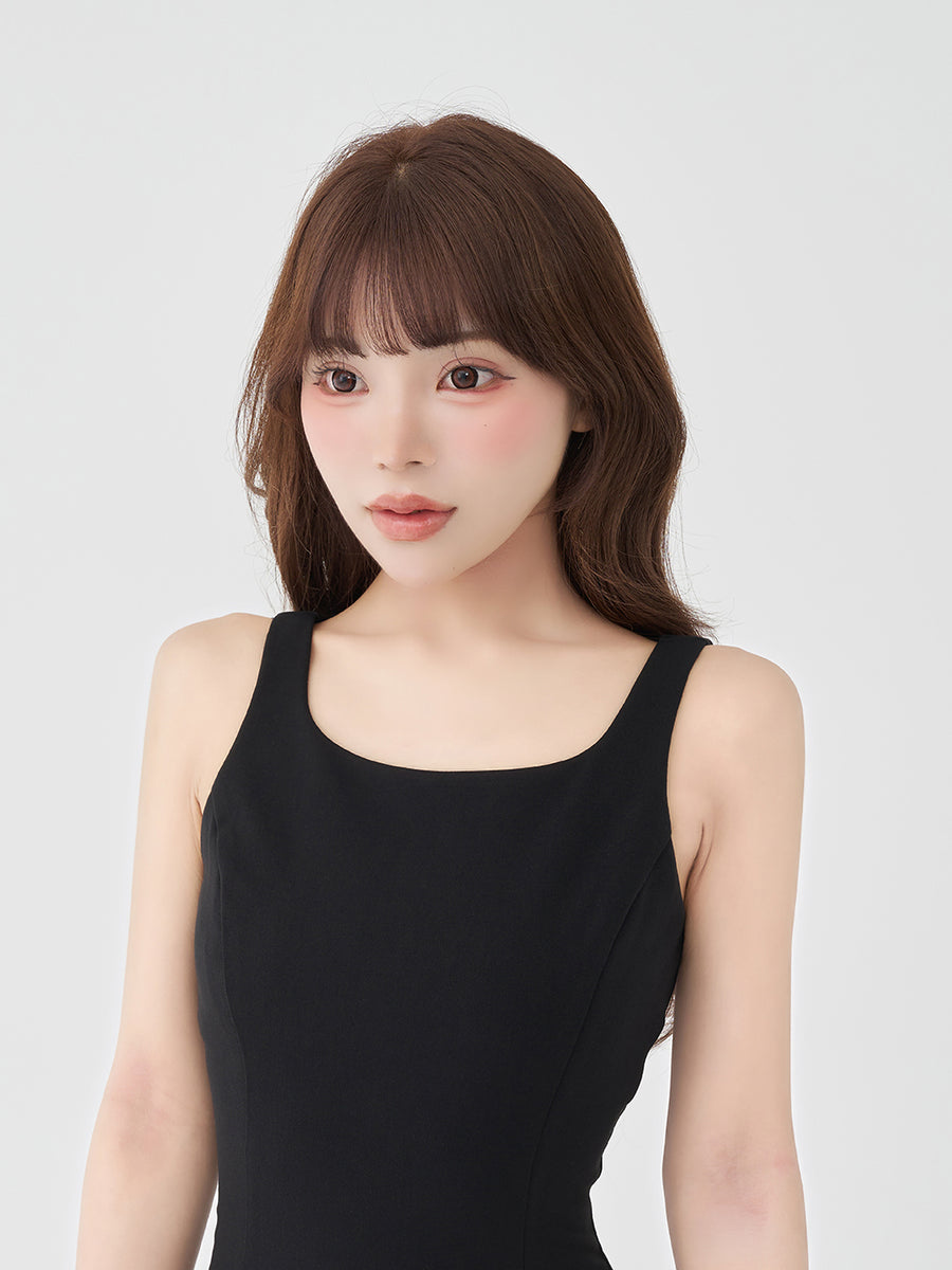 モデル：158cm（着用サイズ：FREE　着用カラー：BLK）