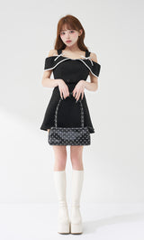 モデル：158cm（着用サイズ：FREE　着用カラー：BLK）