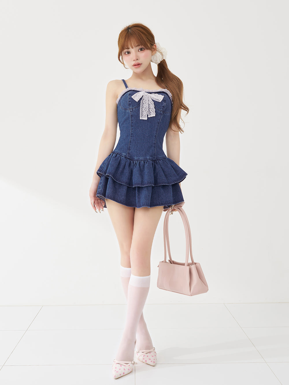 モデル：158cm（着用サイズ：FREE　着用カラー：BLU）