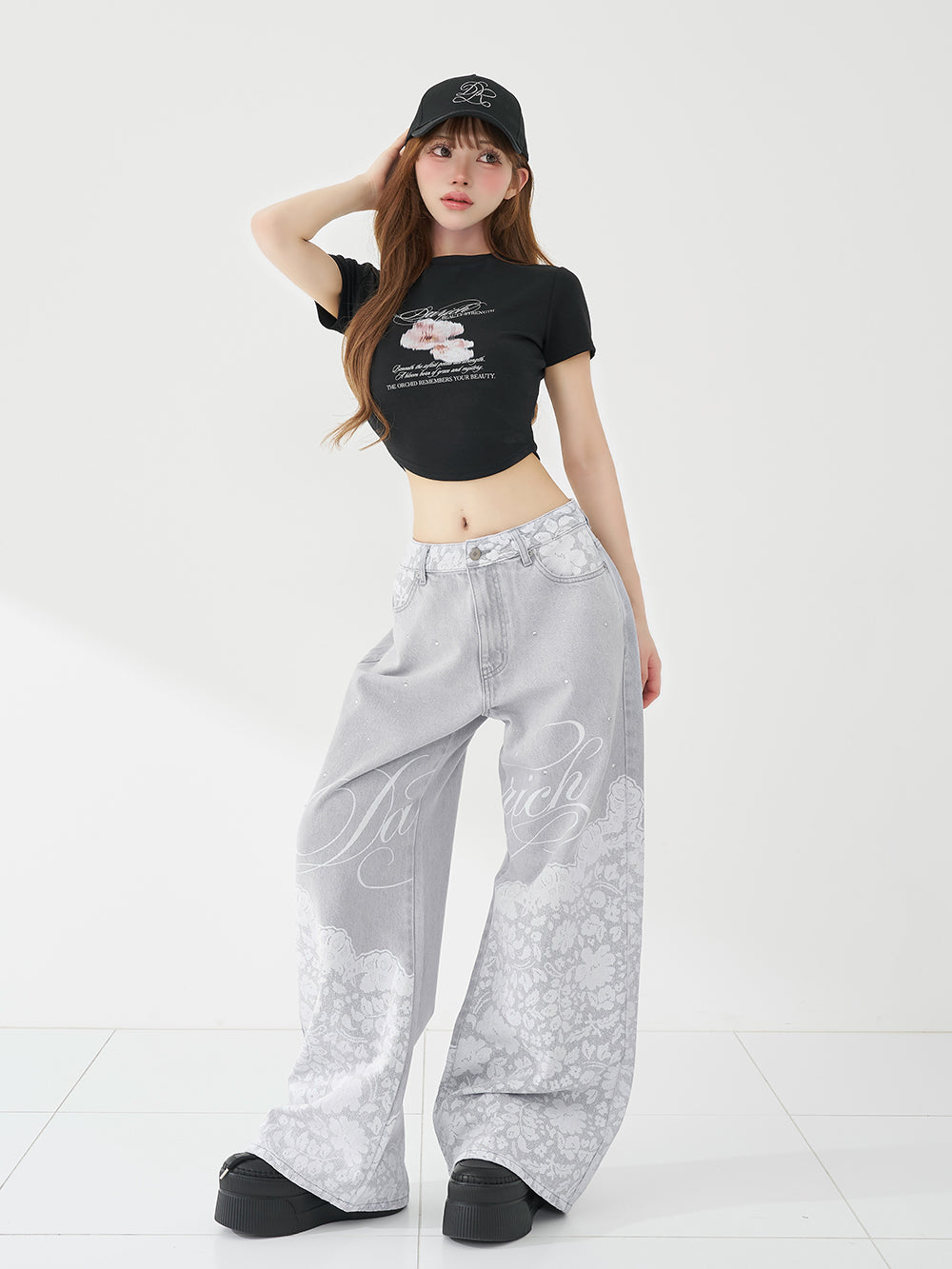 モデル：158cm（着用サイズ：FREE　着用カラー：BLK）