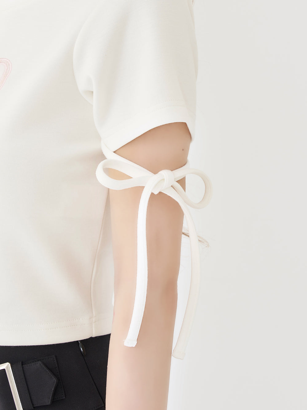 モデル：158cm（着用サイズ：FREE　着用カラー：WHT）