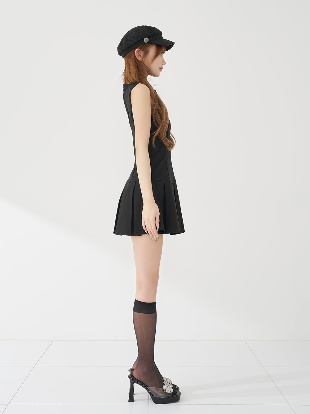モデル：158cm（着用サイズ：FREE　着用カラー：BLK）