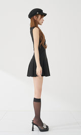 モデル：158cm（着用サイズ：FREE　着用カラー：BLK）
