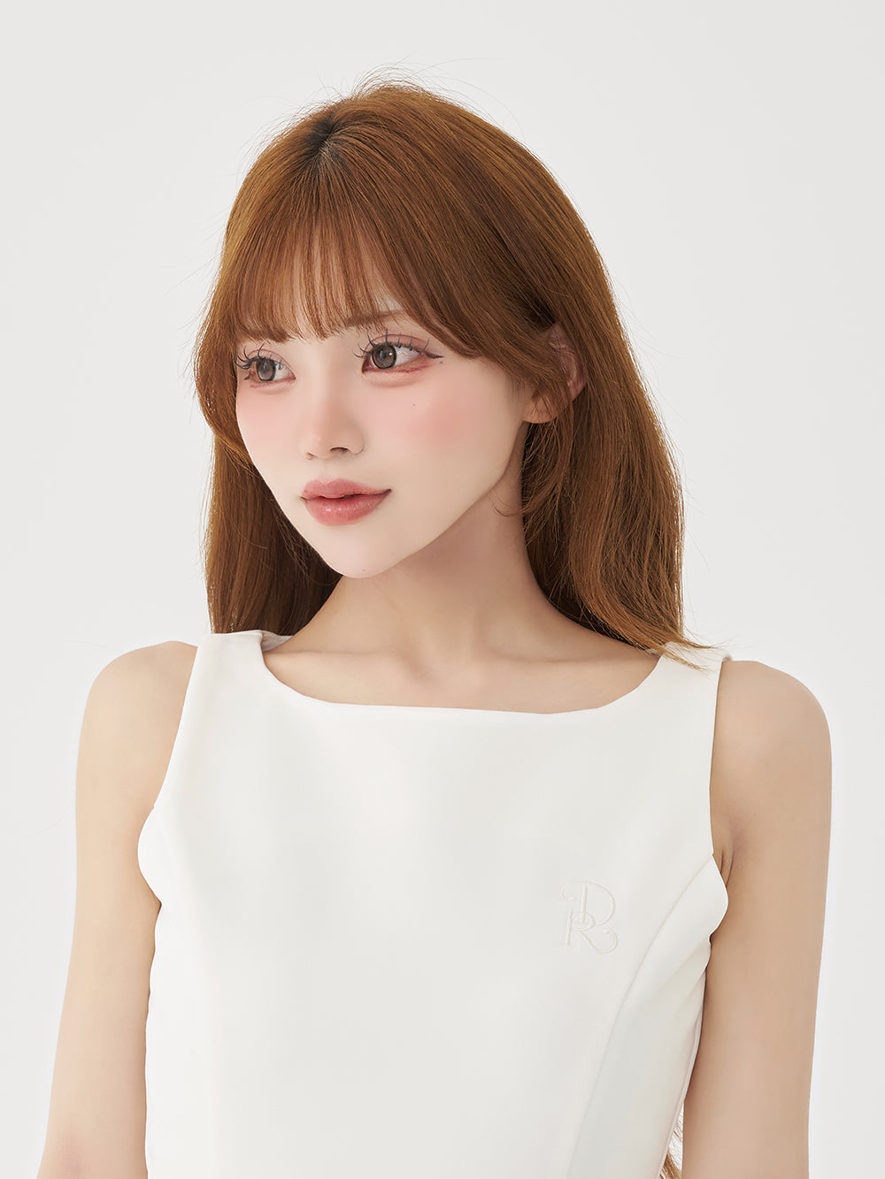 モデル：158cm（着用サイズ：FREE　着用カラー：WHT）