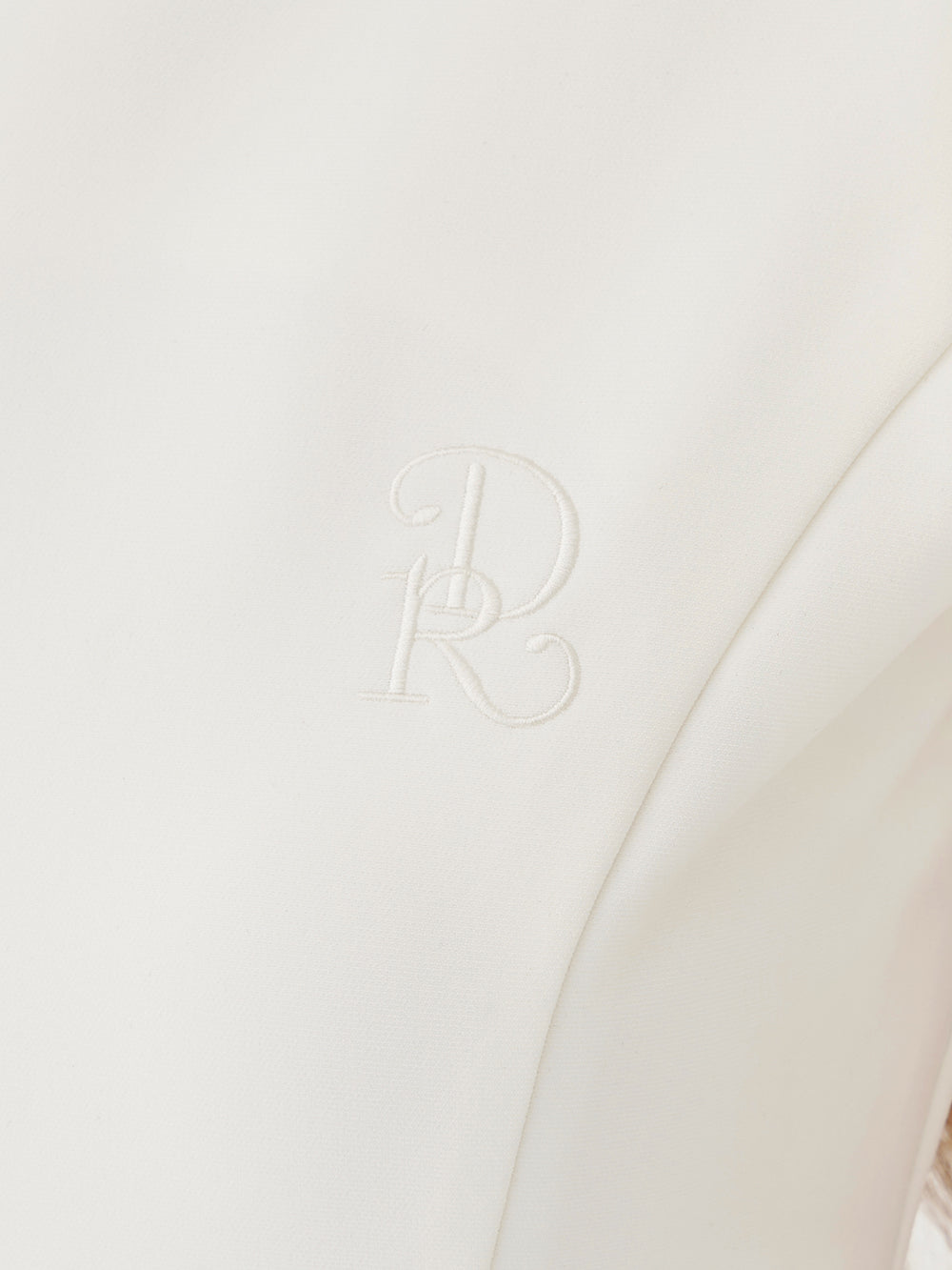モデル：158cm（着用サイズ：FREE　着用カラー：WHT）