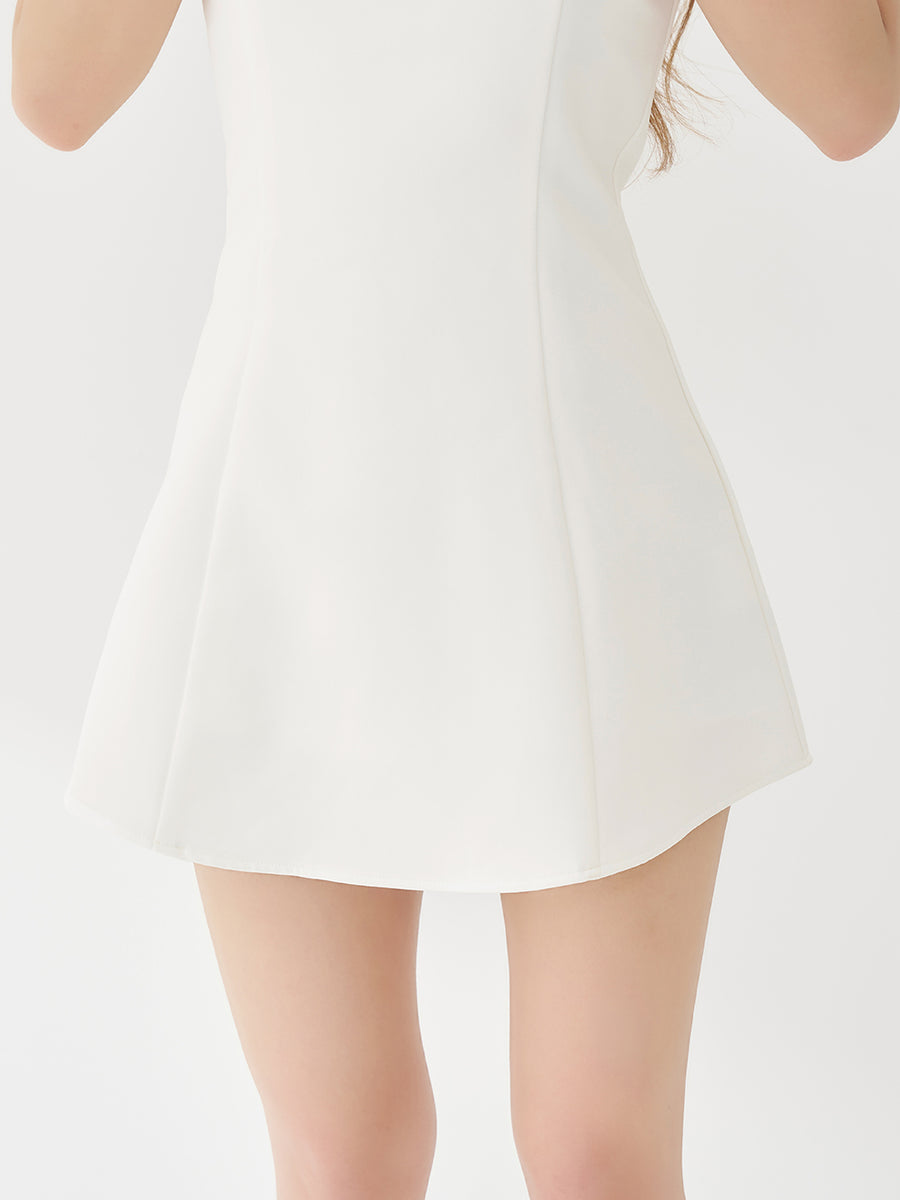 モデル：158cm（着用サイズ：FREE　着用カラー：WHT）
