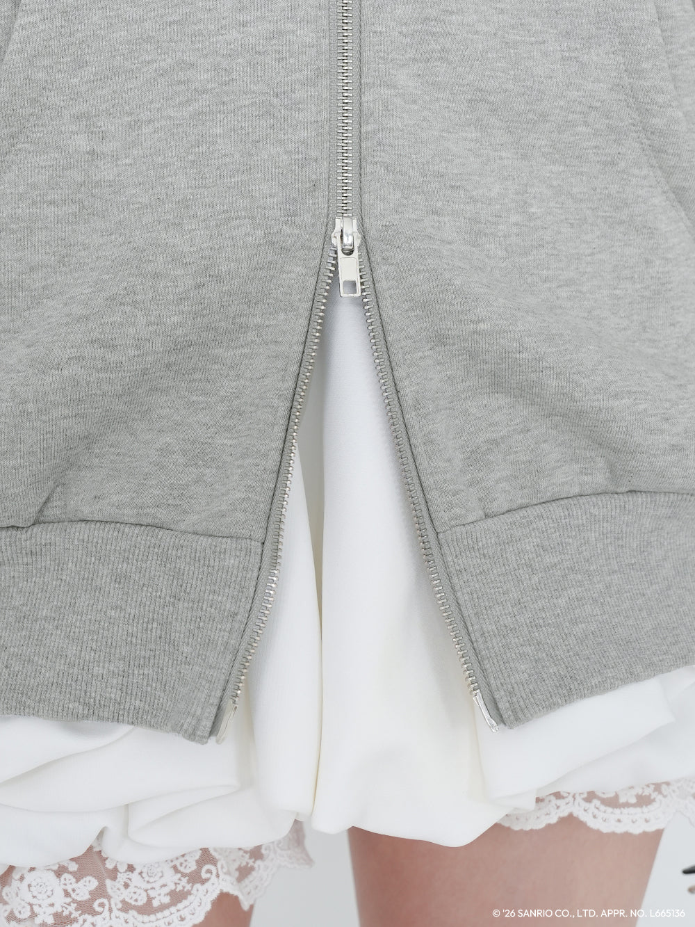 モデル：163cm（着用サイズ：FREE　着用カラー：GRY）