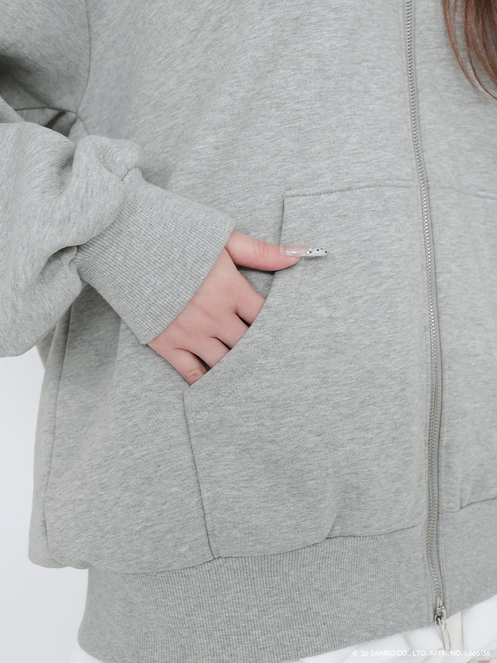 モデル：163cm（着用サイズ：FREE　着用カラー：GRY）