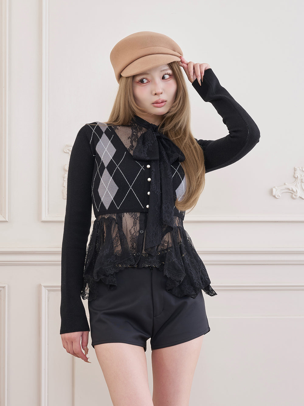 モデル：163cm（着用サイズ：FREE　着用カラー：BLK）