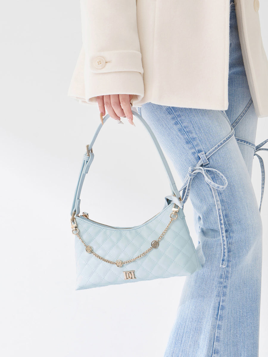 サイズ：FREE　カラー：SAX