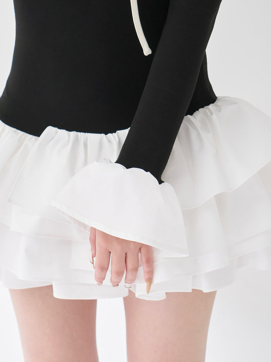 モデル：163cm（着用サイズ：FREE　着用カラー：BLK）