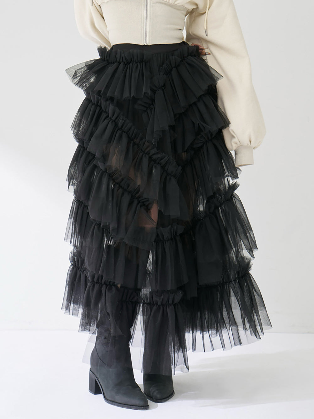 モデル：163cm（着用サイズ：FREE　着用カラー：BLK）