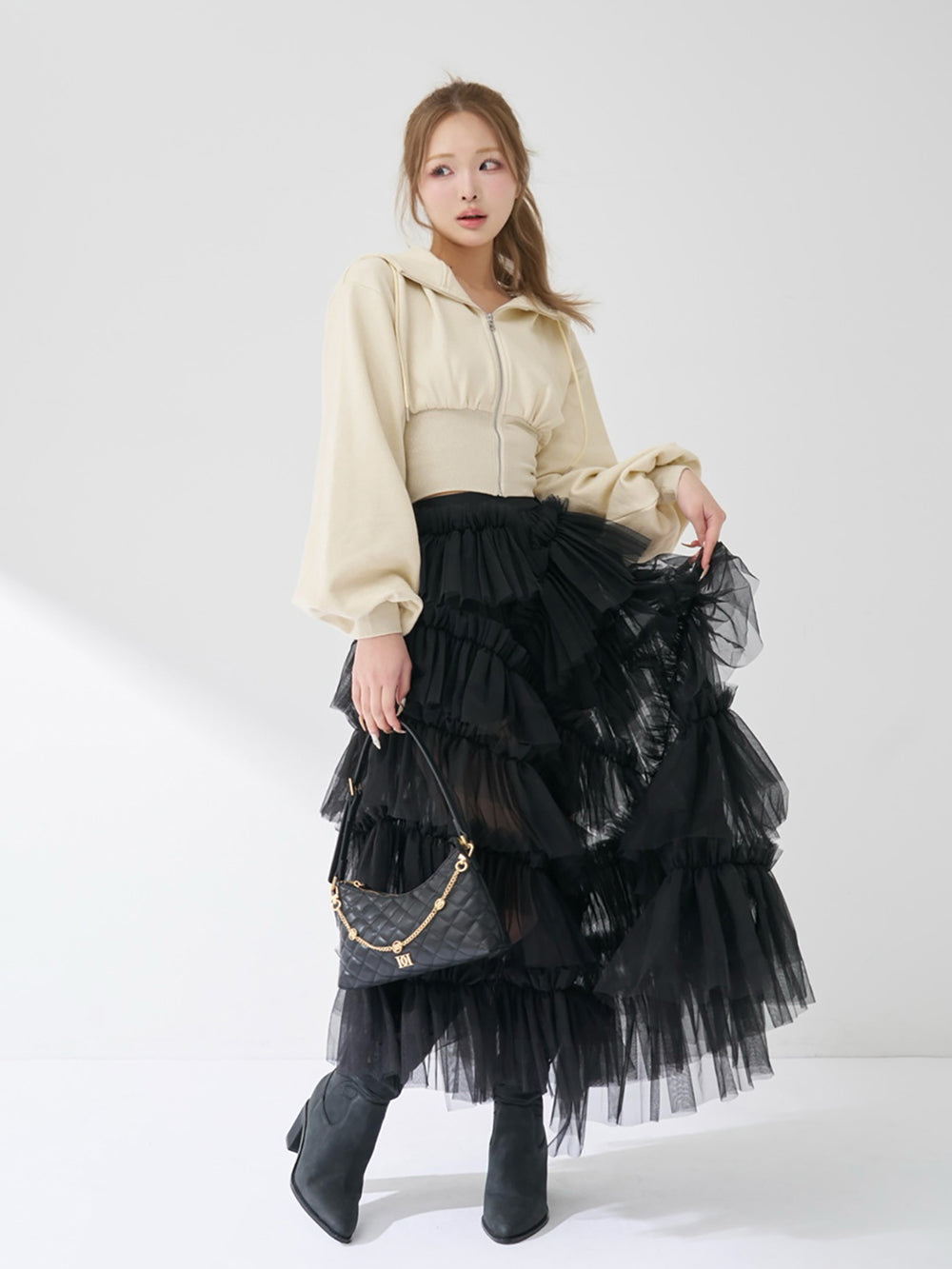 モデル：163cm（着用サイズ：FREE　着用カラー：BLK）