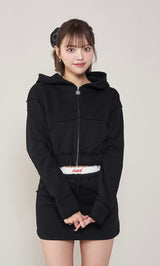 モデル：163cm（着用サイズ：FREE　着用カラー：BLK）