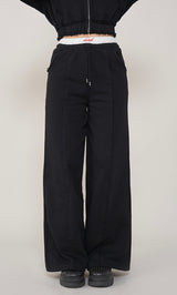モデル：163cm（着用サイズ：FREE　着用カラー：BLK）