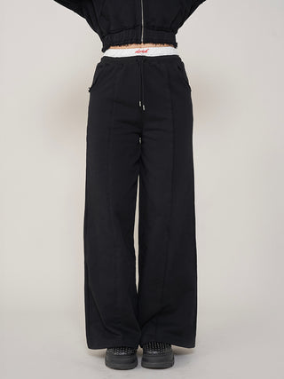 モデル：163cm（着用サイズ：FREE　着用カラー：BLK）