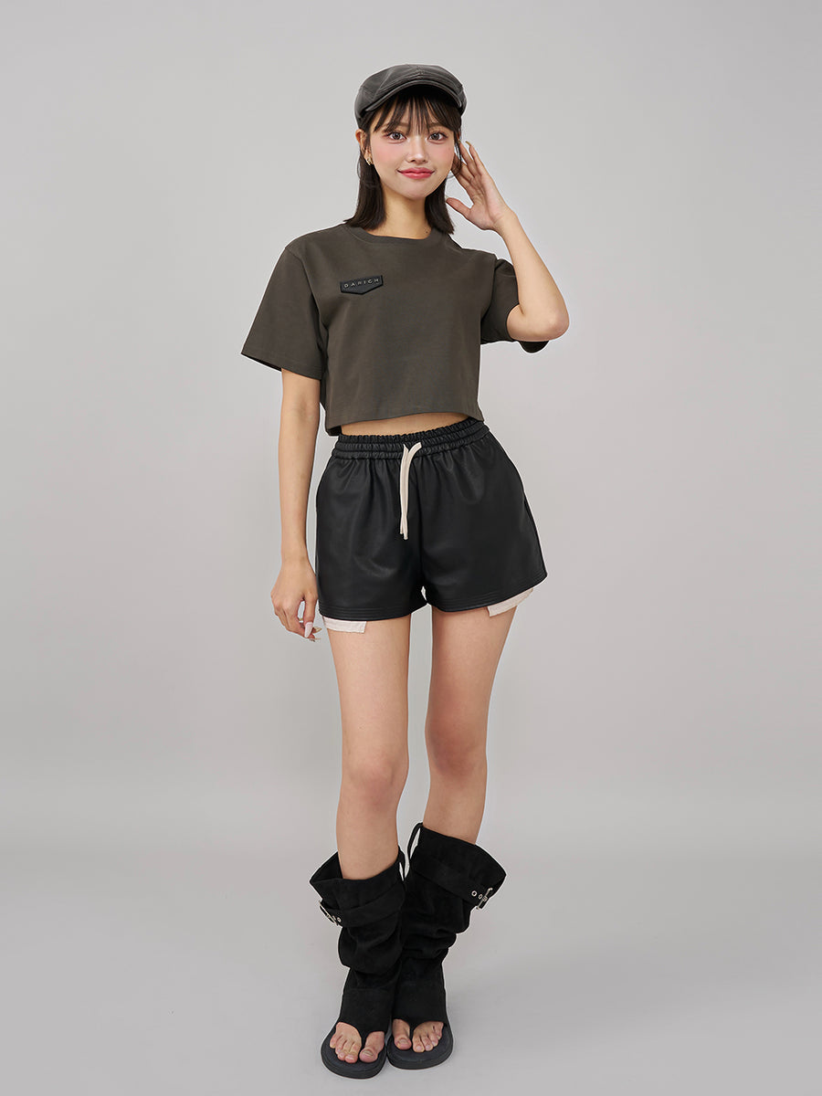 モデル：163cm（着用サイズ：FREE　着用カラー：BLK）