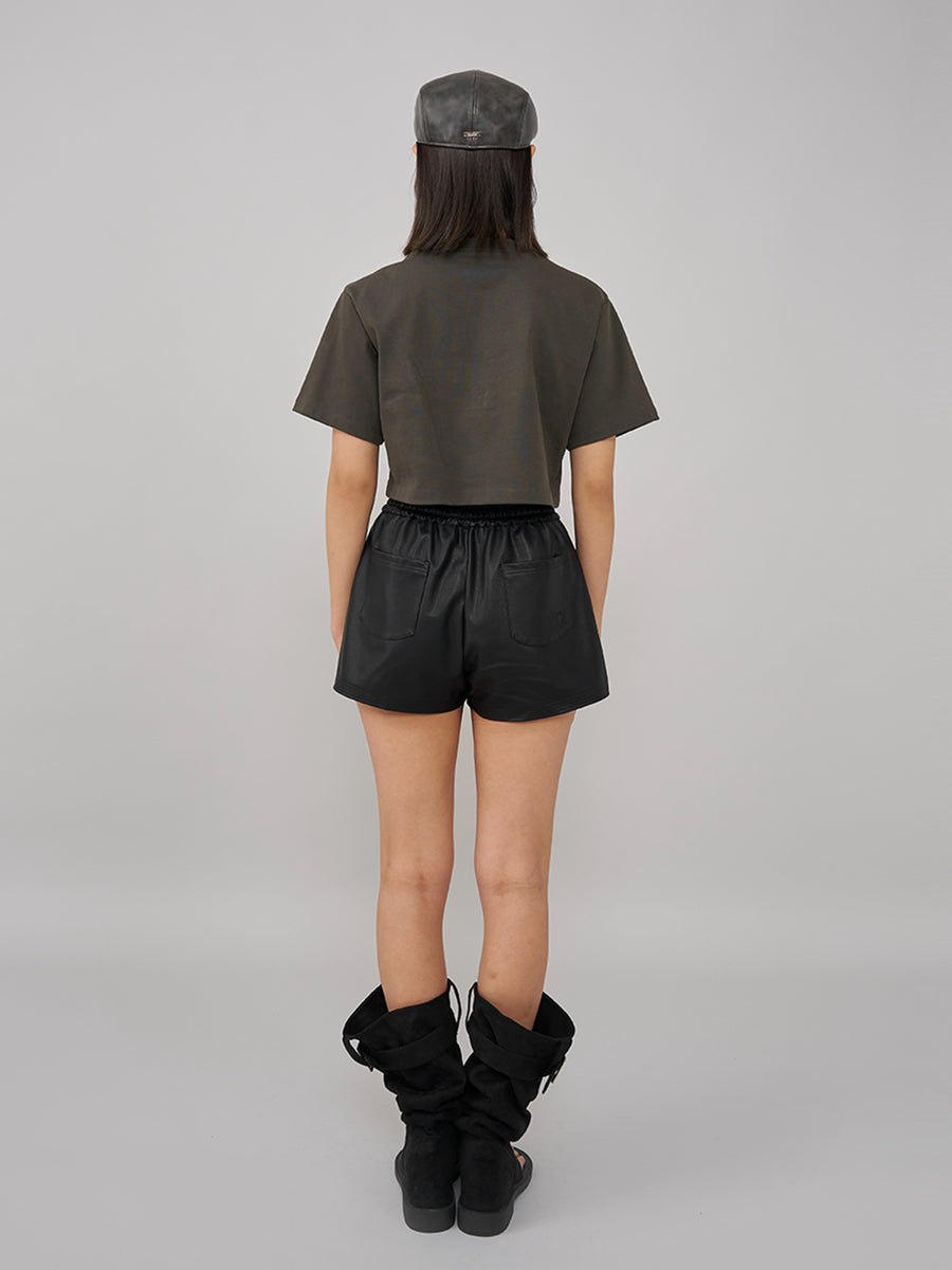 モデル：163cm（着用サイズ：FREE　着用カラー：BLK）