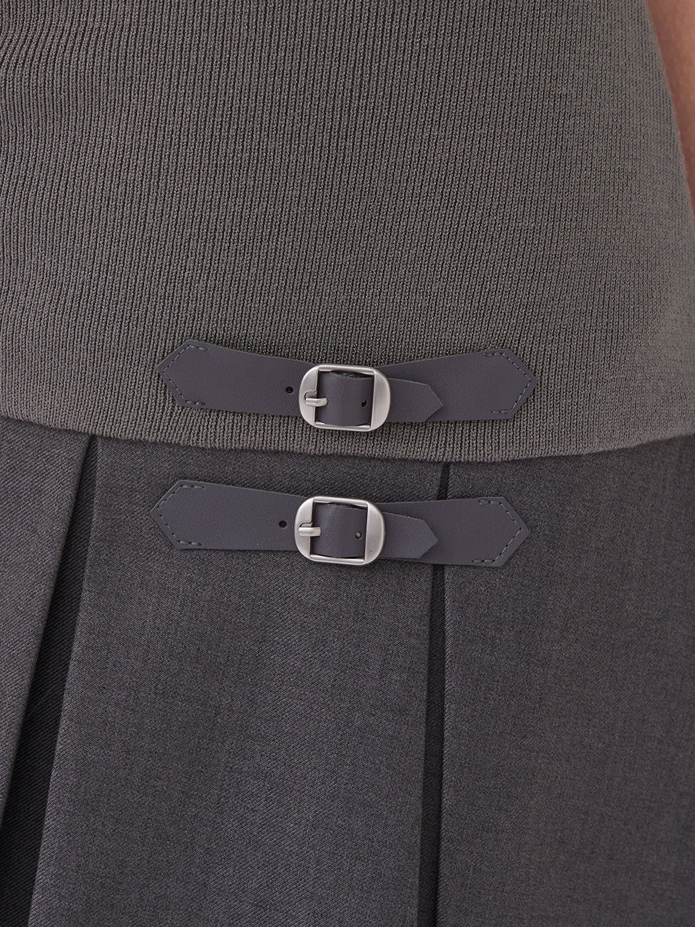 モデル：163cm（着用サイズ：FREE　着用カラー：GRY）