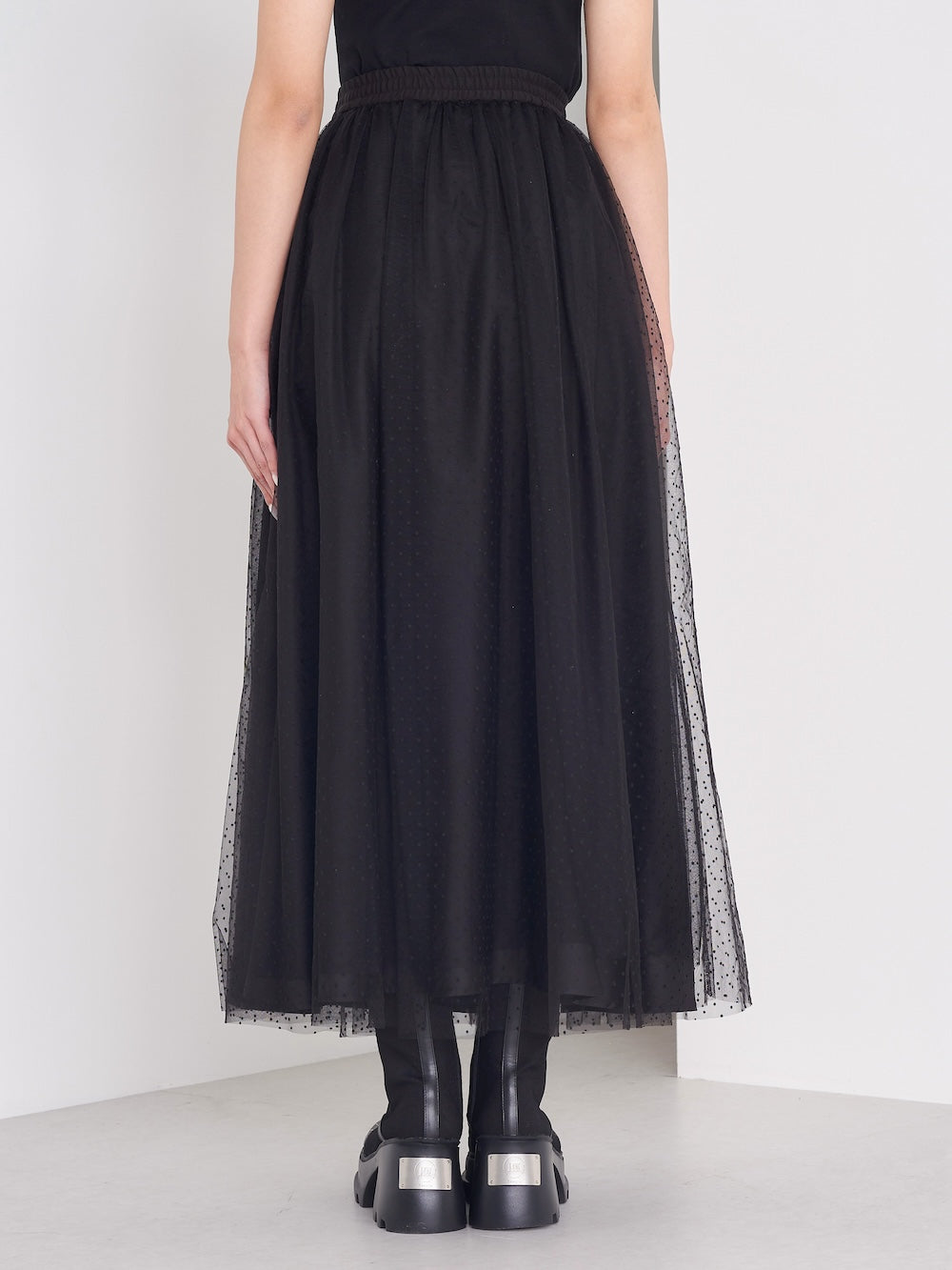 モデル：163cm（着用サイズ：FREE　着用カラー：BLK）