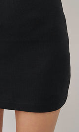 モデル：163cm（着用サイズ：FREE　着用カラー：BLK）
