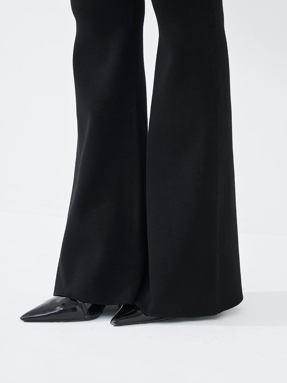 モデル：163cm（着用サイズ：FREE　着用カラー：BLK）