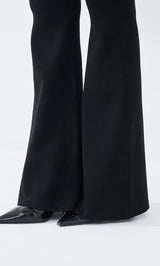 モデル：163cm（着用サイズ：FREE　着用カラー：BLK）