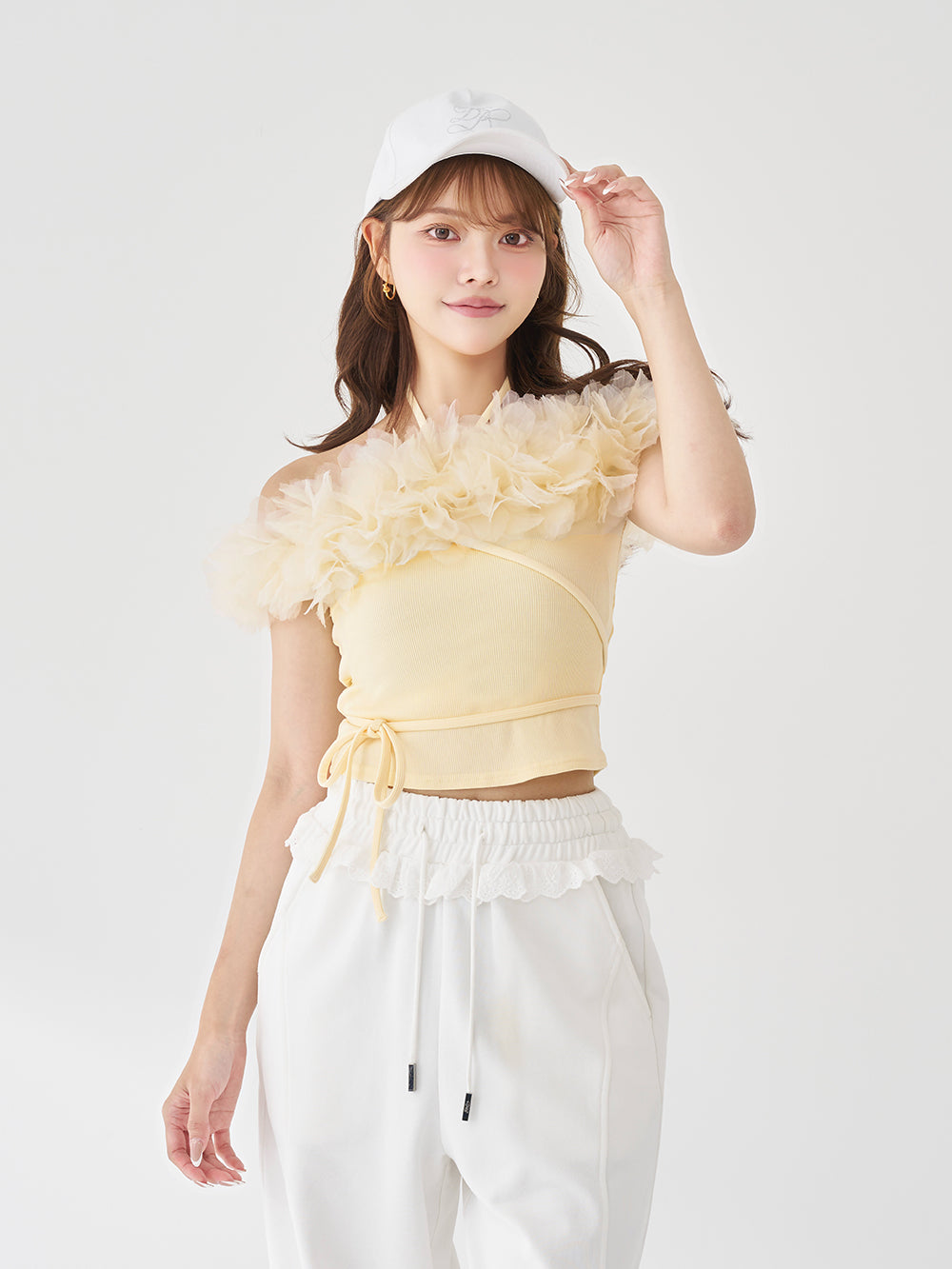 モデル：163cm（着用サイズ：FREE　着用カラー：YEL）