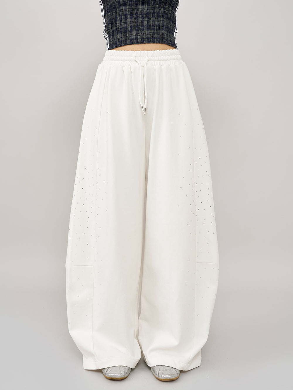 シャイニーバレルスウェットパンツ - wht