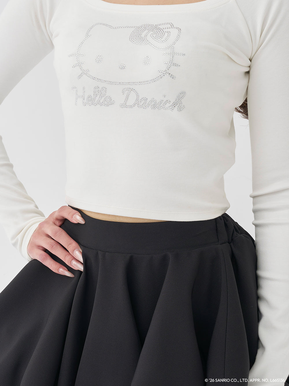 モデル：163cm（着用サイズ：FREE　着用カラー：WHT）