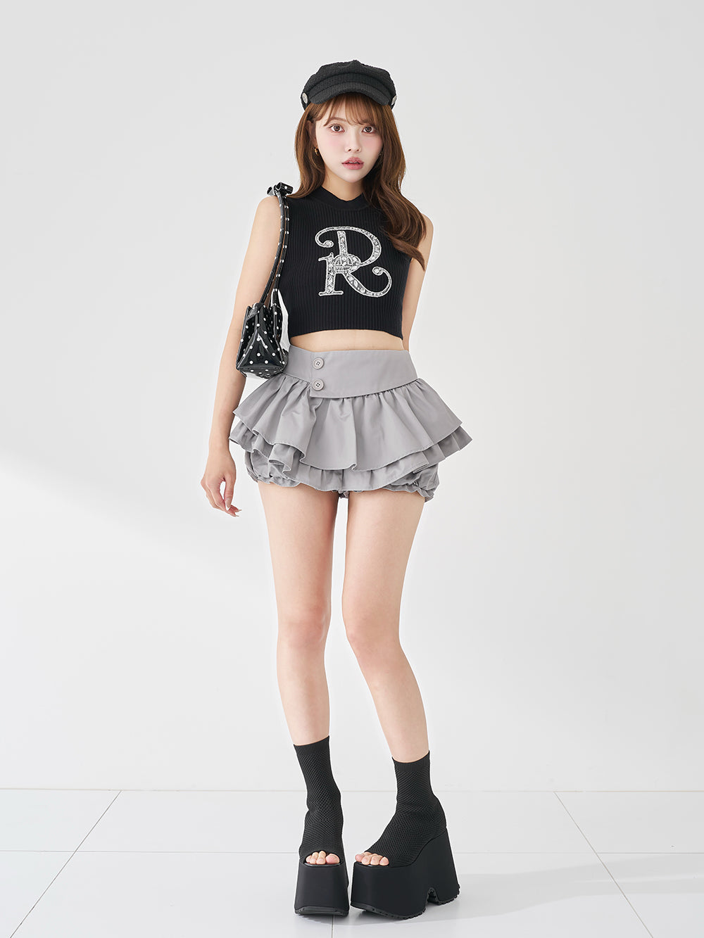 モデル：163cm（着用サイズ：FREE　着用カラー：BLK）