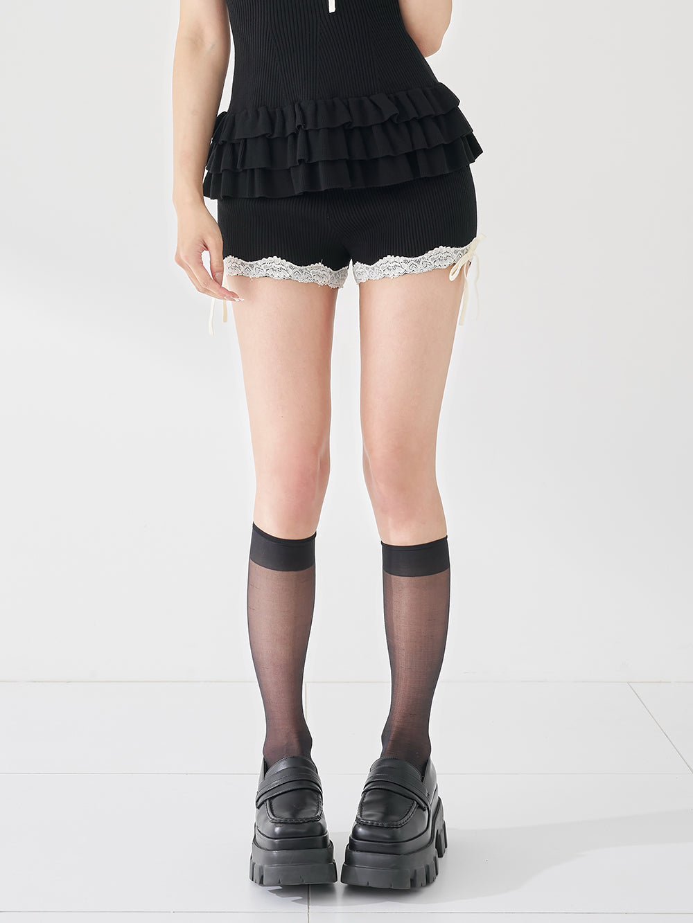 モデル：163cm（着用サイズ：FREE　着用カラー：BLK）
