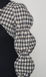 モデル：163cm（着用サイズ：FREE　着用カラー：BLK）