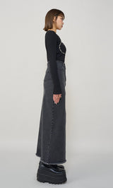 モデル：163cm（着用サイズ：FREE　着用カラー：BLK）