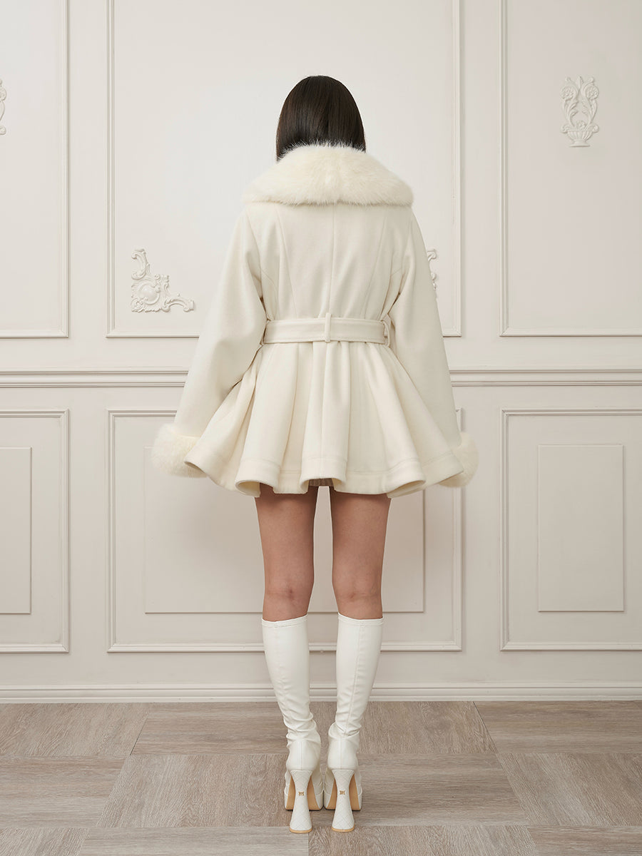 モデル：163cm（着用サイズ：FREE　着用カラー：IVO）