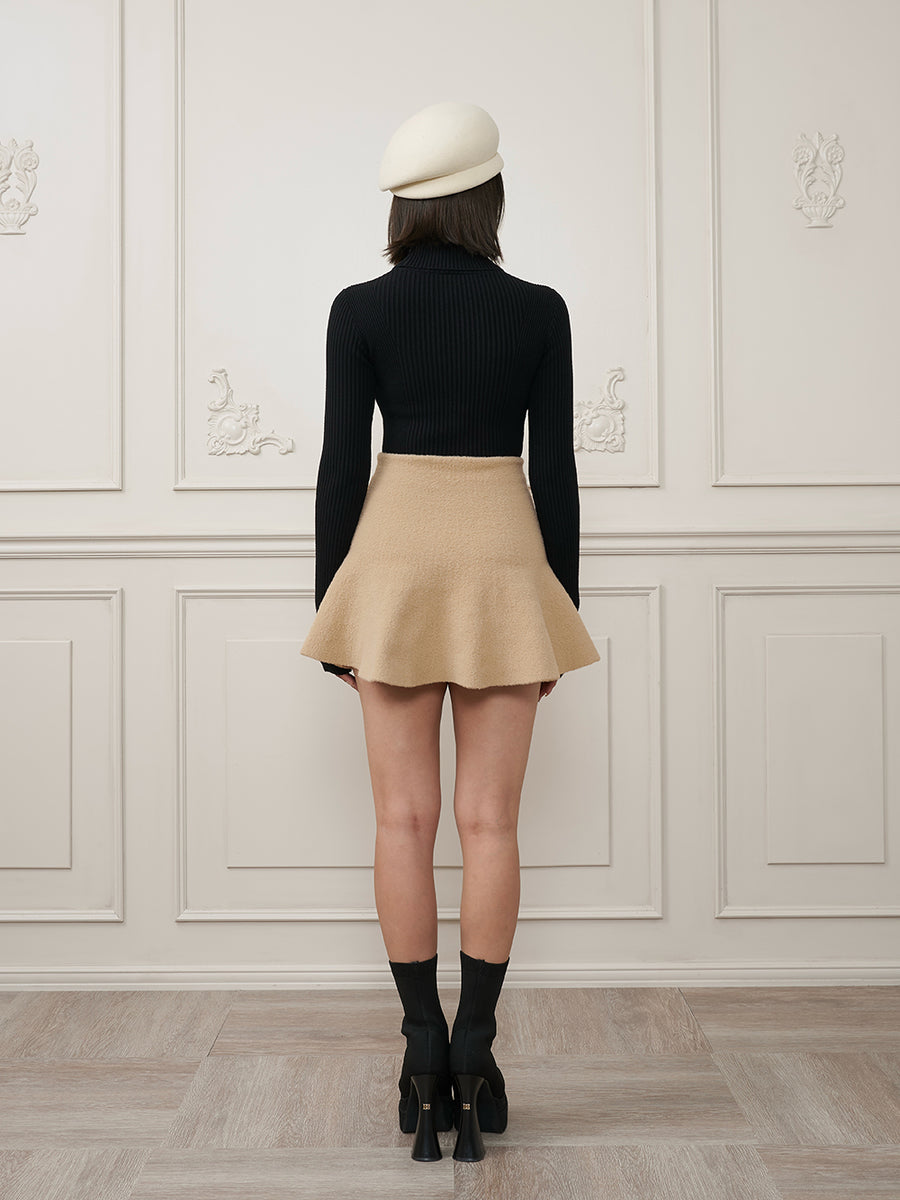 モデル：163cm（着用サイズ：FREE　着用カラー：BLK）